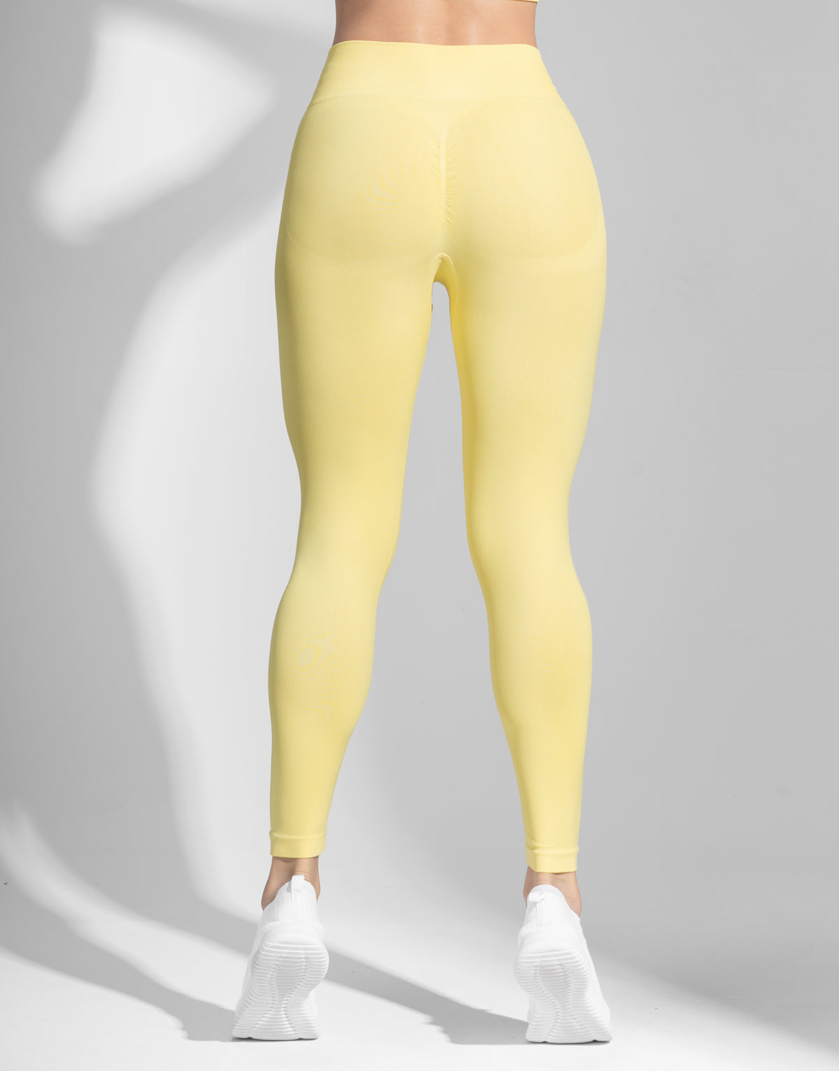 BASSIC YELLOW SEAMLESS (FREE TOP)